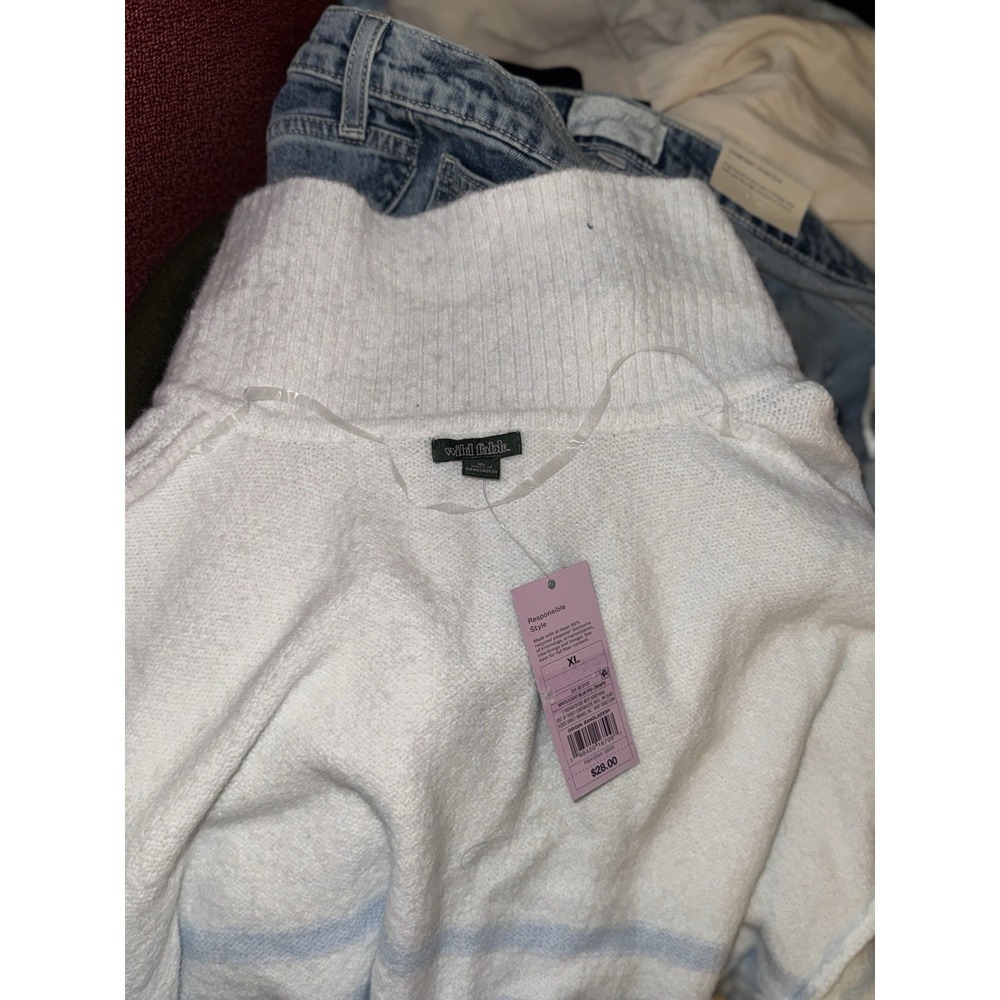 wild fable Light Blue And White Sweatshirt Size XL - Picture 6 of 9
